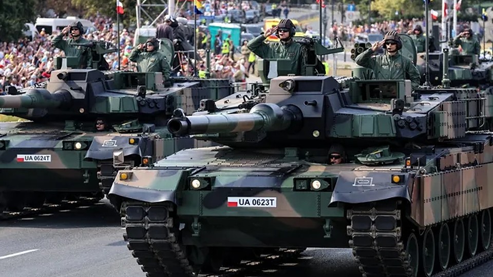 România și Polonia, „prima linie de apărare a NATO contra Rusia”, iau tancuri de miliarde din Coreea