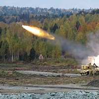 Semnal de alarmă la Kiev. SUA suspendă livrările de arme, în timp ce Rusia își intensifică atacurile