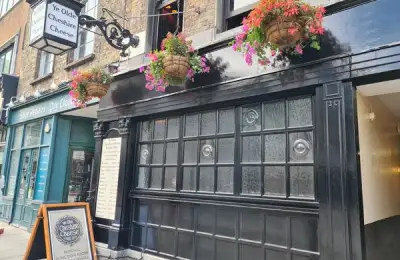 A Slice of London History at Ye Olde Cheshire Cheese