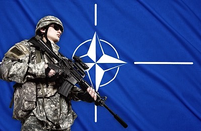 Prima țară NATO care va cumpăra arme de la americani, pentru a le livra în Ucraina
