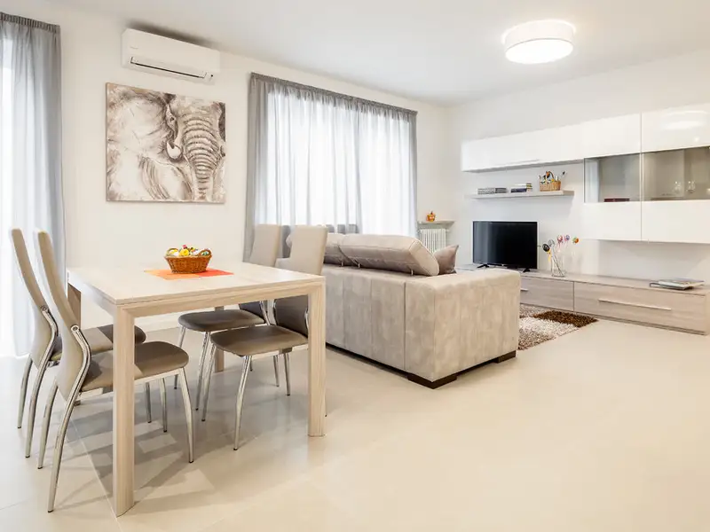Decor modern si primitor pentru un apartament luminos cu 2 camere