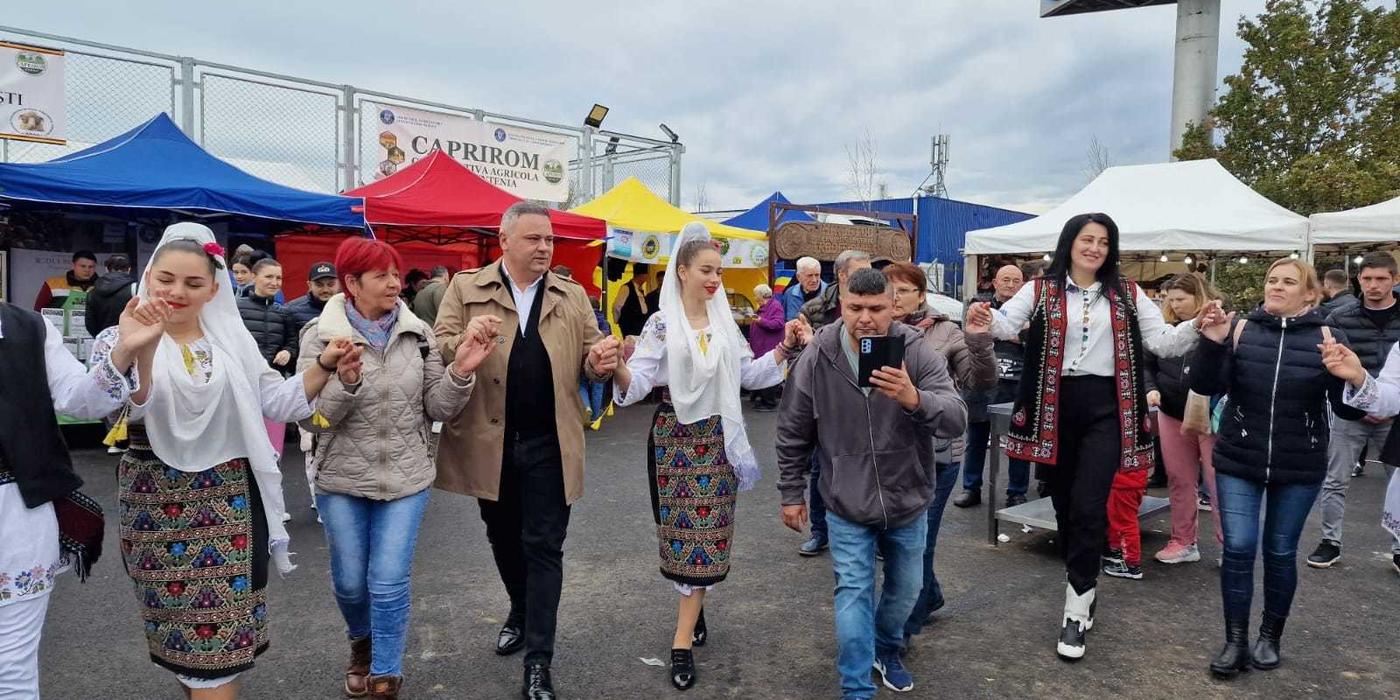 Florin Barbu, la Târgul „Poftim, din România!”, organizat de Primaria Sectorului 4, în parteneriat cu MADR: Cumpăraţi româneşte şi sărbătoriţi româneşte!