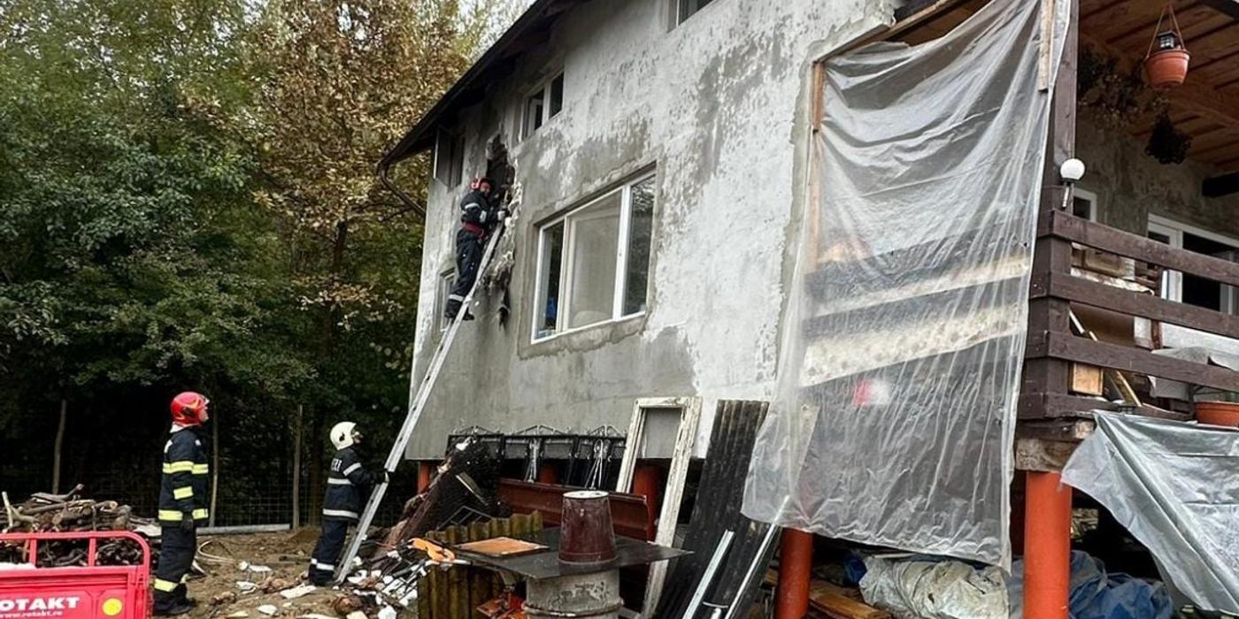 Un incendiu a izbucnit joi după-amiaza la o cabană din localitatea Lunca Cetanului