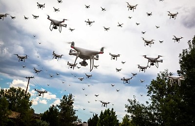 Soluție inovatoare pentru a sparge apărarea Rusiei. „Imaginați-vă 40.000 de drone care atacă simultan“