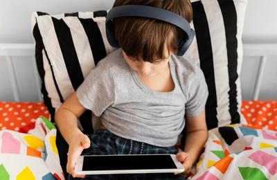 Impactul tehnologiei asupra sănătății mintale a copiilor