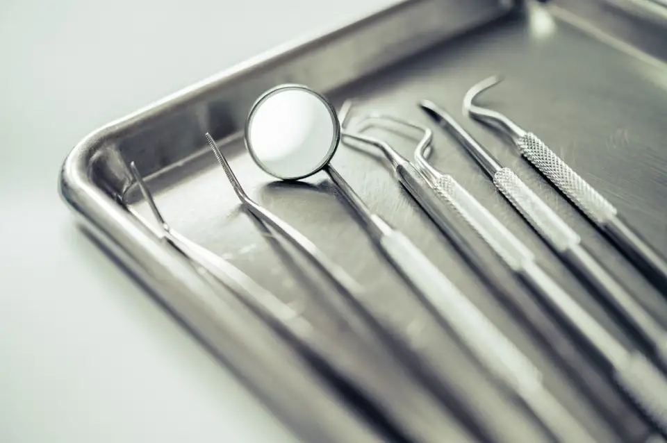 Essential Equipment for the Dentist's Cabinet