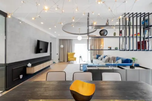 Modernism cu accente eclectice intr-o casa de 140 mp din Tunari