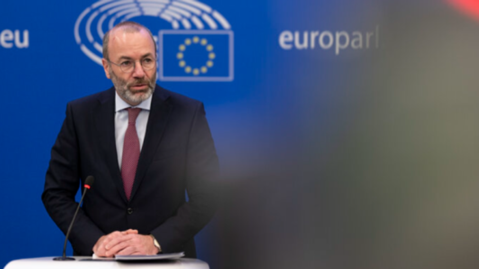 În România trebuie să te susțină străinii, nu românii: Manfred Weber (PPE) se dă de ceasul morții pentru Ilie Bolojan și acuză PSD că s-a îndepărtat de valorile europene