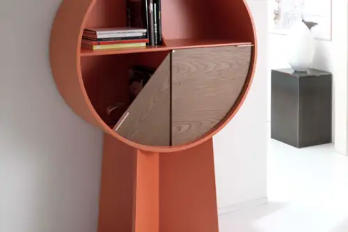 Design de obiect: dulapul Luna cu usi pivotante