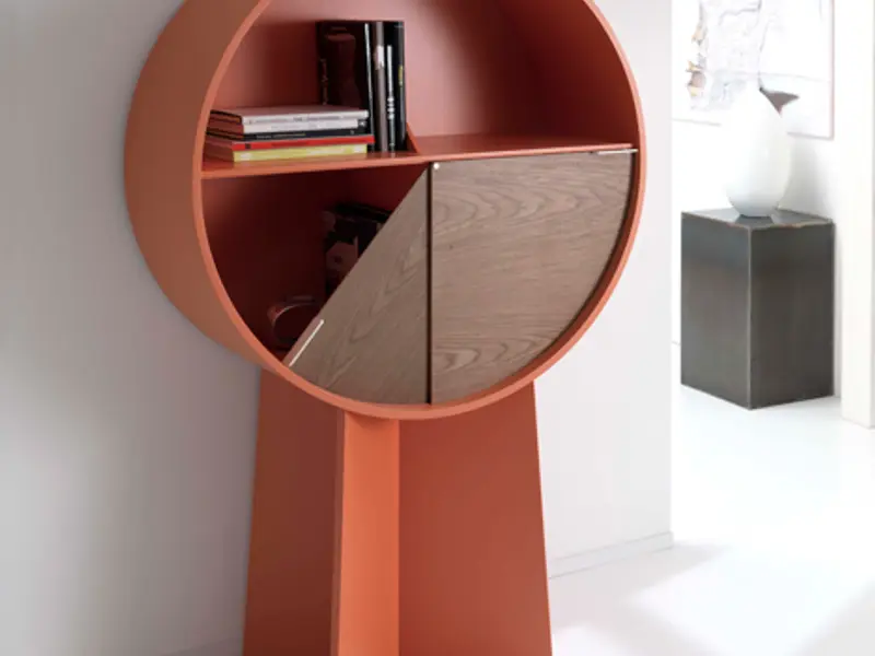 Design de obiect: dulapul Luna cu usi pivotante