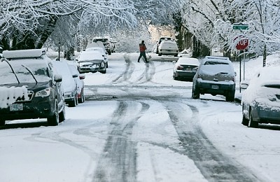 România se pregătește pentru zăpada mieilor. Un episod de iarnă revine în țară