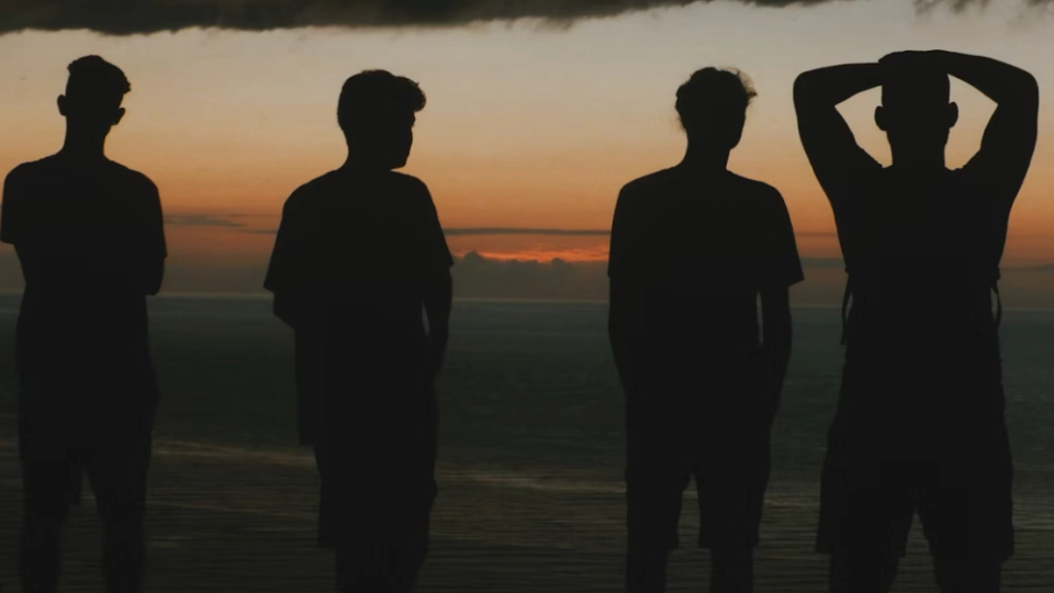 FOTO Germania secolului XXI: Un pastor-femeie pro-LGBT a binecuvântat o „nuntă” între patru bărbați. Evenimentul a fost descris drept „o căsătorie în ochii lui Dumnezeu”