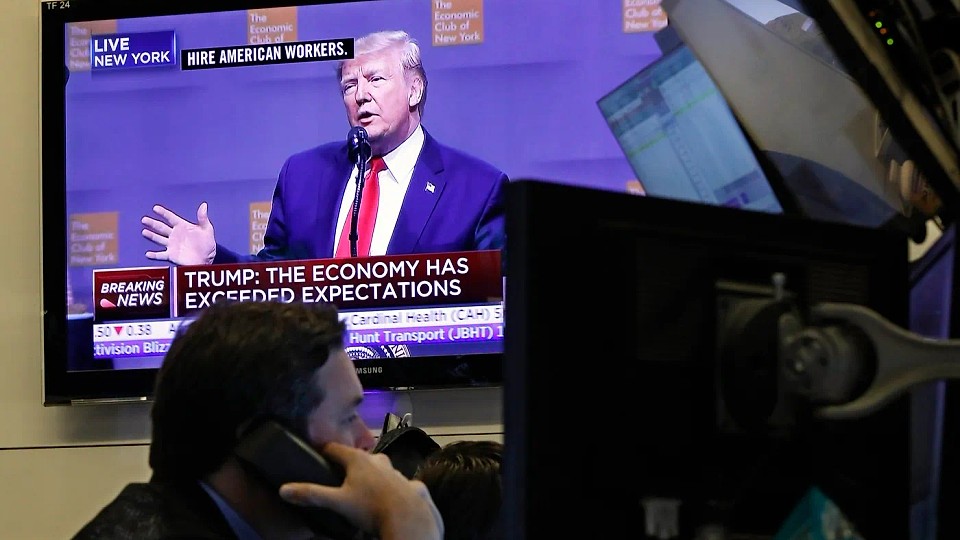 Reacția imediată a bursei americane, după anunțul lui Trump despre viitorul acord care vizează Groenlanda și întreaga regiune arctică