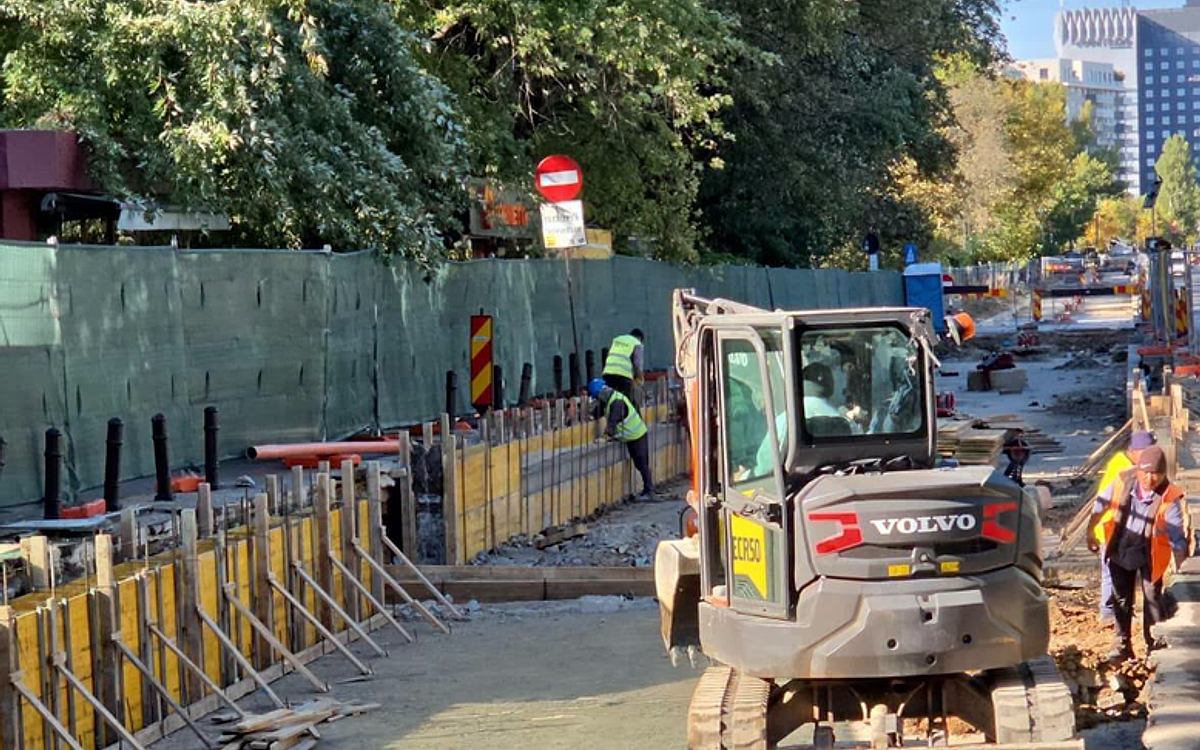 Șantiere deschise în București și în weekend: Lucrări la liniile de tramvai, rețeaua de termoficare și amenajări urbane pe Calea 13 Septembrie