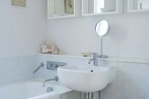 7 idei de baza pentru o baie mica