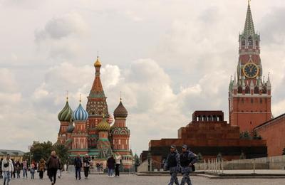 Izvestia: Rusia a avut un deficit de aproximativ 4,8 milioane de lucrători în 2023, iar problema va rămâne acută în 2024