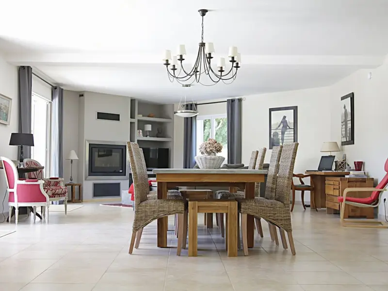 Cum să adaugi profunzime și personalitate locuinței tale alături de Fabrica de Profile