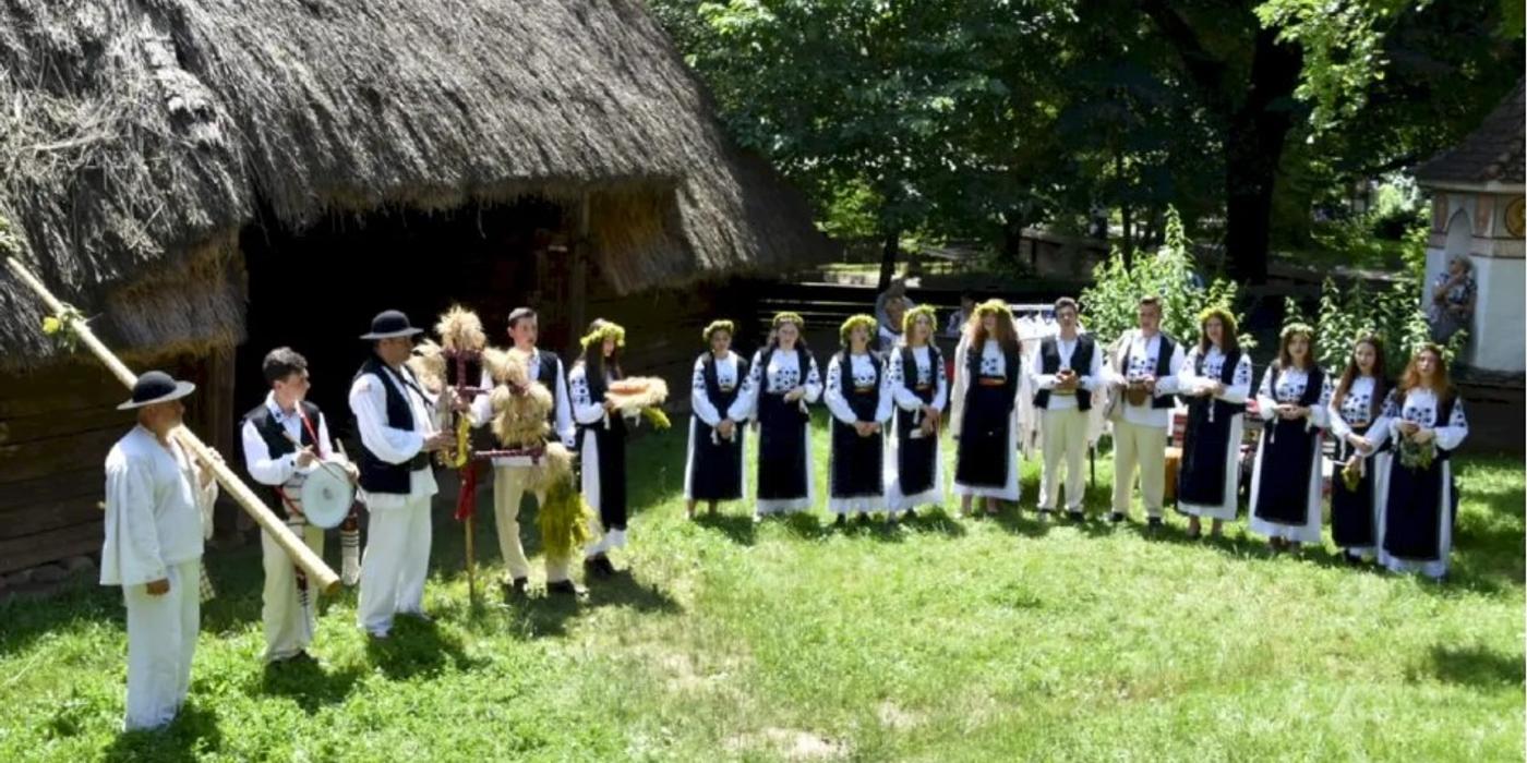 Pe 24 iunie, la Muzeul Național al Satului „Dimitrie Gusti” se organizează Târg de Sânziene