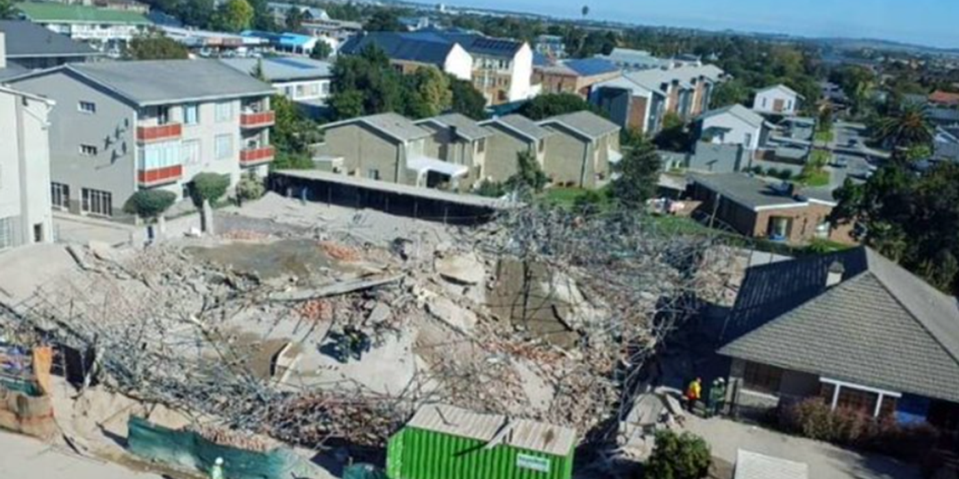 Un mort şi 47 de muncitori prinşi sub dărâmături, în Africa de Sud, în urma surpării imobilului în construcţie al unui supermarket de cinci etaje şi parcare subterană, la George. În clădire se aflau 70 de oameni. 22 de persoane, spitalizate, unele ”rănite grav”