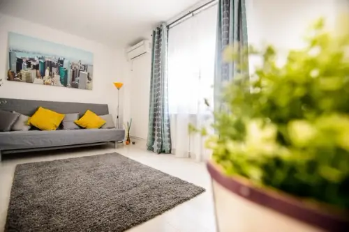 Casele cititorilor: garsoniera functionala de 27mp amenajata de Anca si Florin