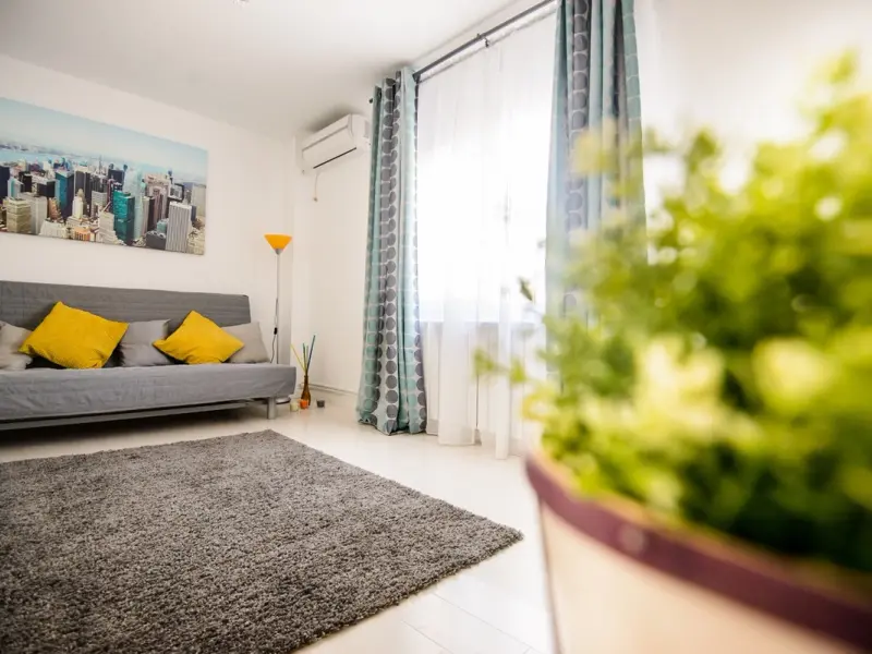 Casele cititorilor: garsoniera functionala de 27mp amenajata de Anca si Florin