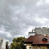 Actualizare METEO | Ploi și temperaturi mai scăzute în București. Prognoza ANM pentru Capitală și coduri galbene de vânt în țară