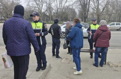 Înșelăciunile prin metoda „Accidentul” și fraudele AI. Polițiștii din Constanța îi învață pe seniori cum să nu cadă în plasă