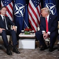 Casa Albă: Trump va discuta despre ieșirea SUA din NATO la o întâlnire cu Rutte
