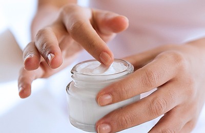 Greșeli de beauty care îți afectează look-ul