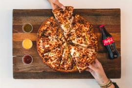 3 lucruri pe care să nu le omiți când dai o comandă de pizza online