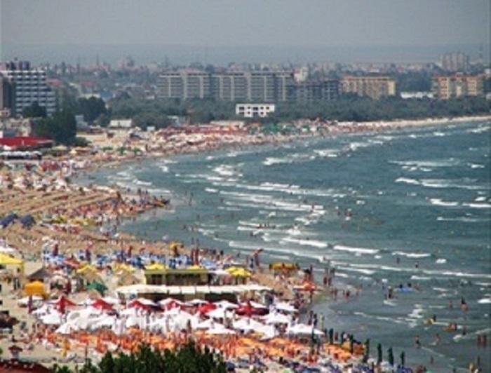 Litoralulromanesc.ro Peste o treime dintre turiştii care ajung pe litoral sunt din Bucureşti, aceştia fiind cei mai numeroşi, urmaţi de cei din Prahova şi Cluj. La polul opus, sunt turiştii proveniţi din judeţele Tulcea, Ialomiţa, Mehedinţi şi Sălaj