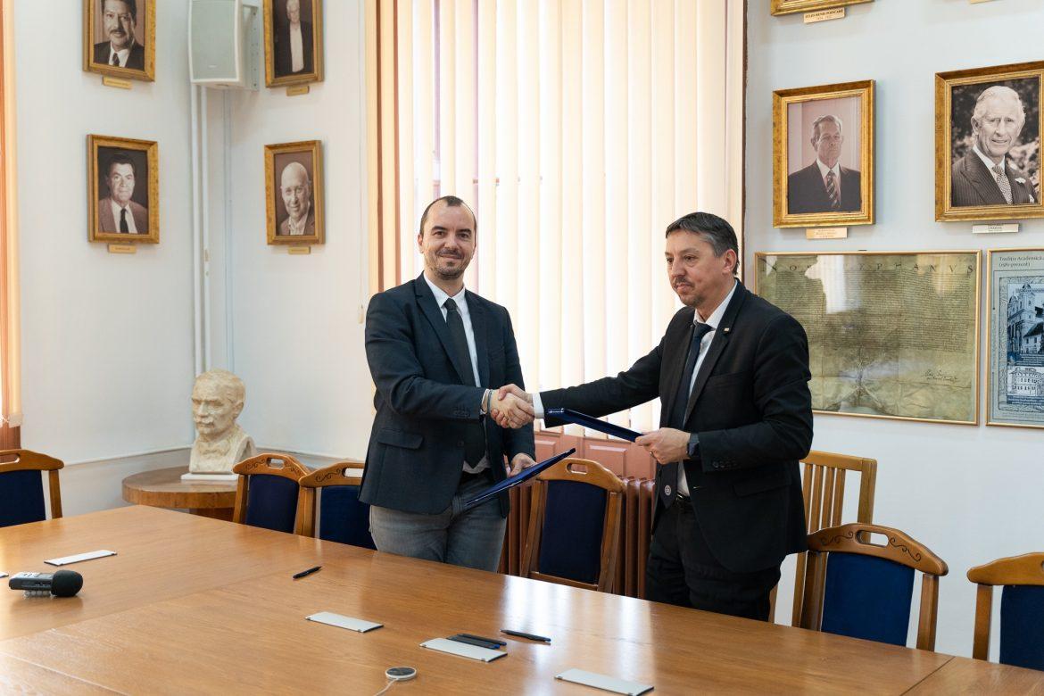 S-a încheiat un nou parteneriat strategic între Universitatea Babeș-Bolyai din Cluj-Napoca și Microsoft România