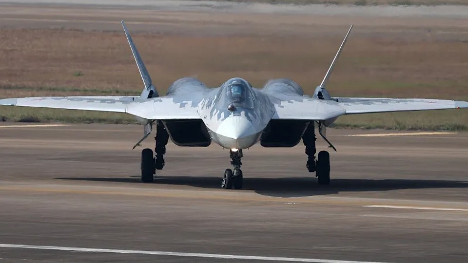 China a râs de avionul rusesc invizibil SU-57E de 100.000.000$. A refuzat să îl cumpere. Decolează greu