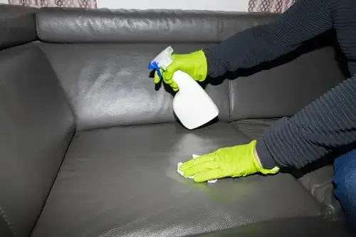 Curățarea canapelelor din piele: soluții eficiente și sfaturi utile