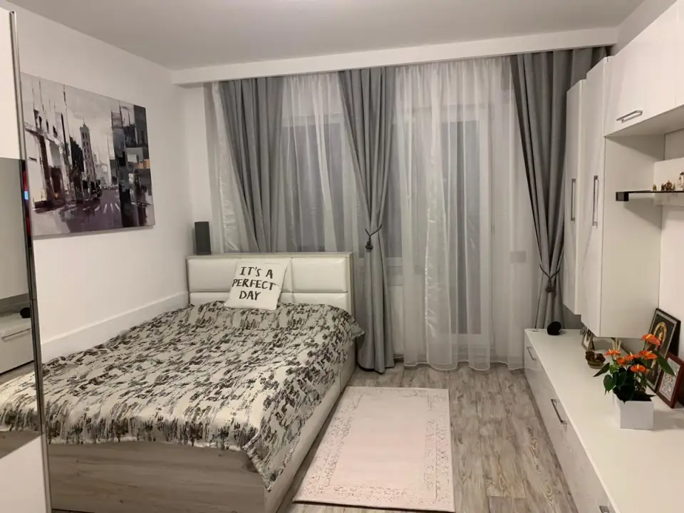 Home with Ioana in a 35 sq m studio apartment she designed with her mother