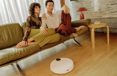 Cum îți ușurează viața un aspirator robot și cât de eficient este?