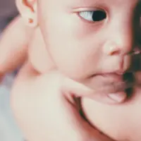 Aspirator nazal bebe: cât de util este și de ce e bine să-l folosești