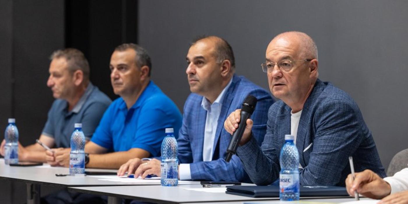 Primarul Emil Boc și viceprimarul Dan Tarcea au avut o întâlnire cu cetățenii din cartierul Mănăștur