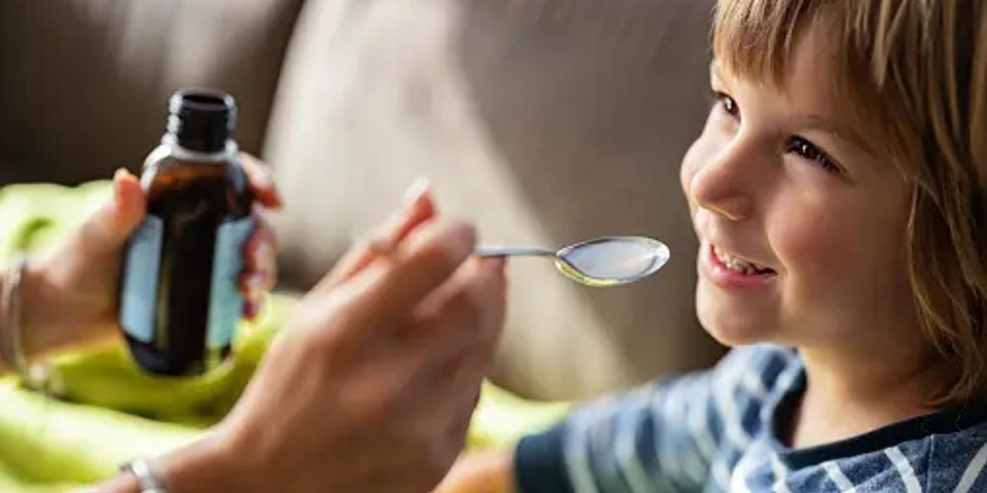 Vitamina C pentru dureri de gât la copii: ce spun studiile