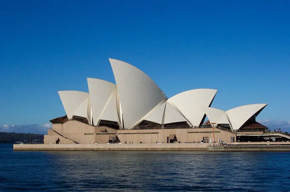 Sydney Opera House: A Masterpiece of Modern Architecture
