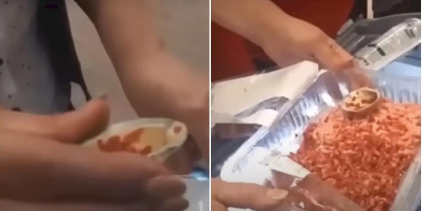 Bucăți de plastic într-o caserolă cu carne tocată. Asta a găsit o femeie din București