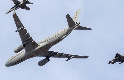 Avioane ale Franței E-3CF și Rafale supraveghează din Marea Neagră mișcările de trupe ale Rusiei
