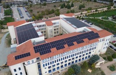 Universitatea „Ovidius” din Constanța trece pe „Verde”: Peste 1.100 de panouri fotovoltaice asigură independența energetică a instituției