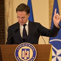 Secretarul NATO, București: „Alianța depășește Rusia în muniție. Avem armament mai mult ca niciodată”