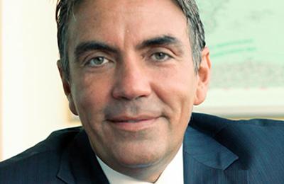 Dragoş Anastasiu: Legea Transporturilor de persoane, plimbată prin sertare 10 ani. Ne aflăm într-un vid legislativ, care nu face decât să prelungească monopolul unor companii de transport şi să lase autocarele să îmbătrânească pe străzi