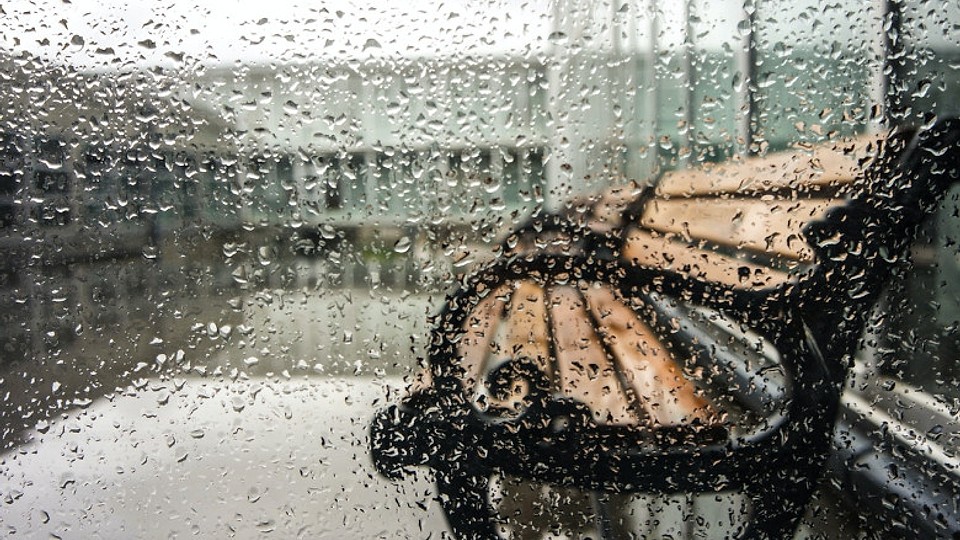 Prognoza meteo, 4 aprilie. Prima zi de weekend aduce temperaturi de până la 19 grade, ploi torențiale și grindină