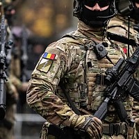 Bolojan a lămurit subiectul stagiului militar obligatoriu. Ce români sunt vizați