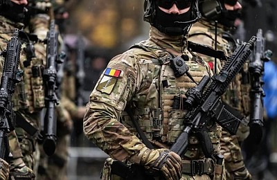 Bolojan a lămurit subiectul stagiului militar obligatoriu. Ce români sunt vizați
