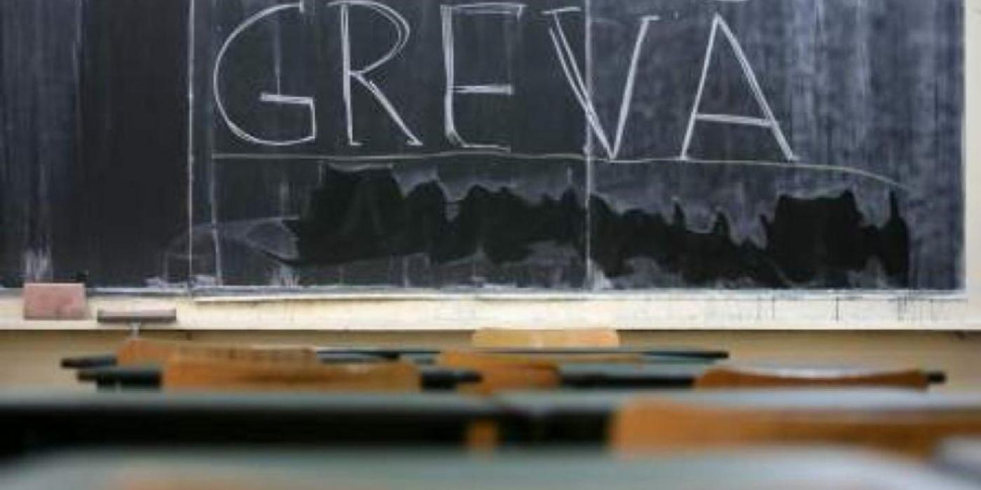 Părinții clujeni vor ieși astăzi în stradă, pentru a susține greva profesorilor