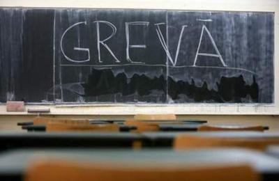 Părinții clujeni vor ieși astăzi în stradă, pentru a susține greva profesorilor